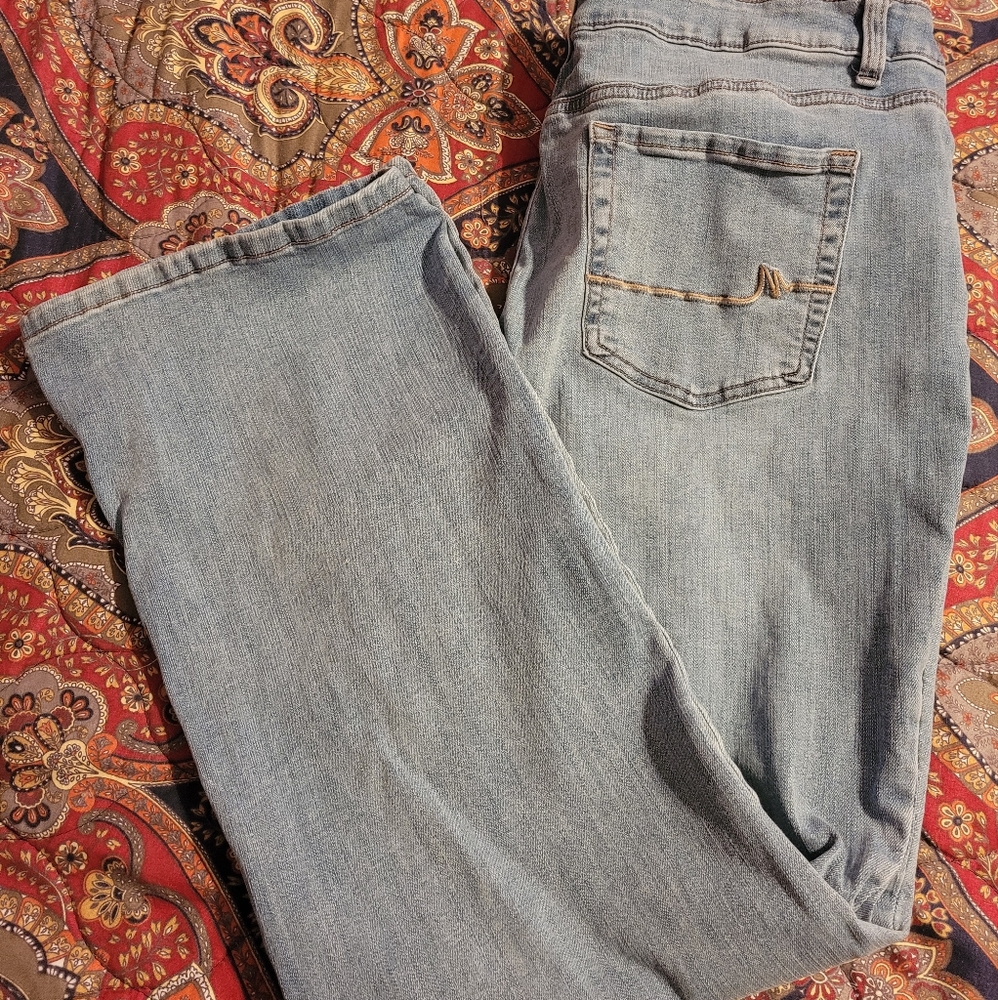 Maurices jeans
